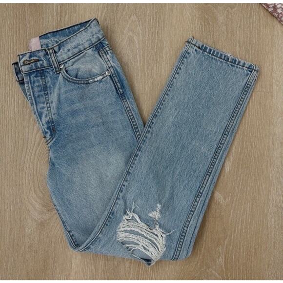 REVICE Denim - Women’s Revice Light Wash Distressed Straight Leg Jeans 26